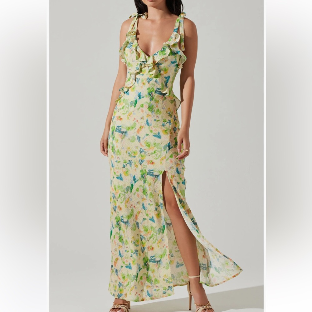 ASTR The Label Sorbae Floral Satin Maxi Dress Small